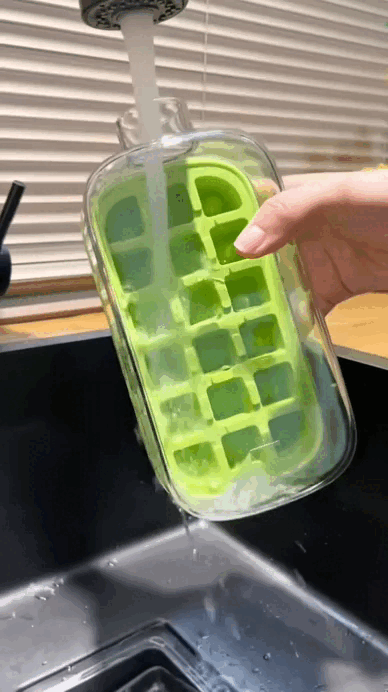 🧊 2-in-1 Ice Cube Bottle – Quick Ice Making & Refreshing Sips