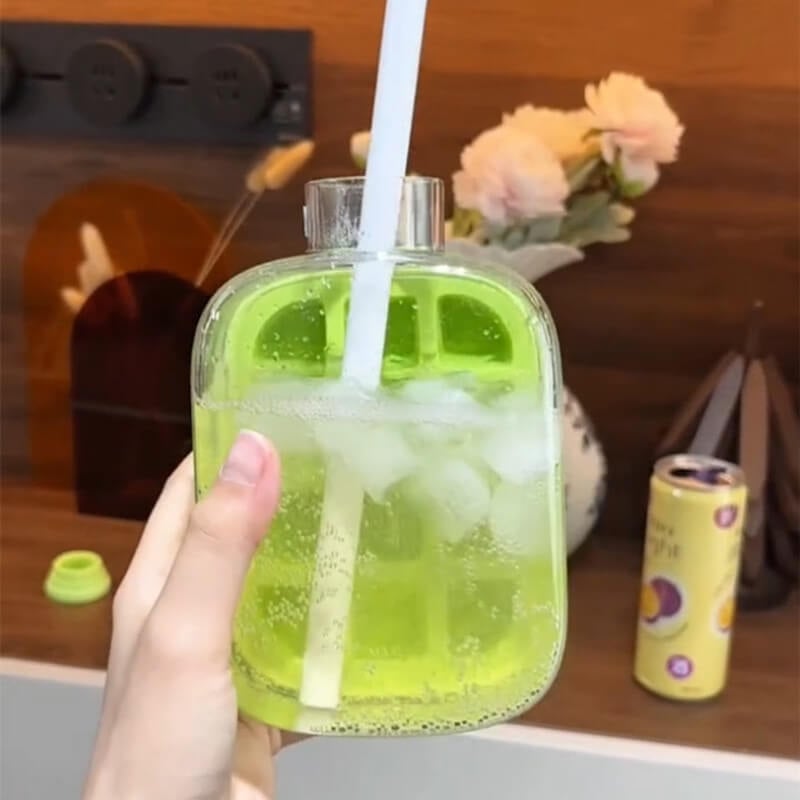 🧊 2-in-1 Ice Cube Bottle – Quick Ice Making & Refreshing Sips