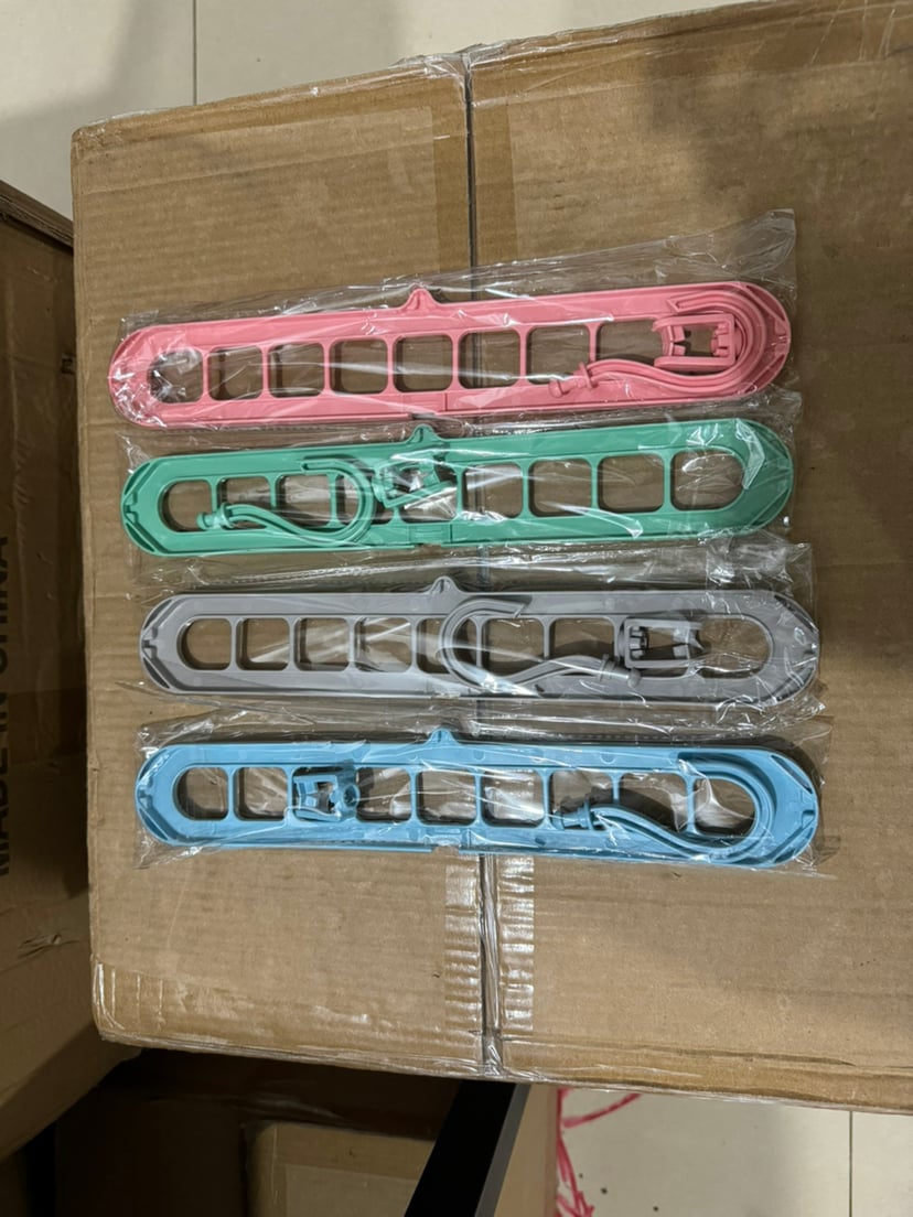 Space-Saving Magic Closet Hangers